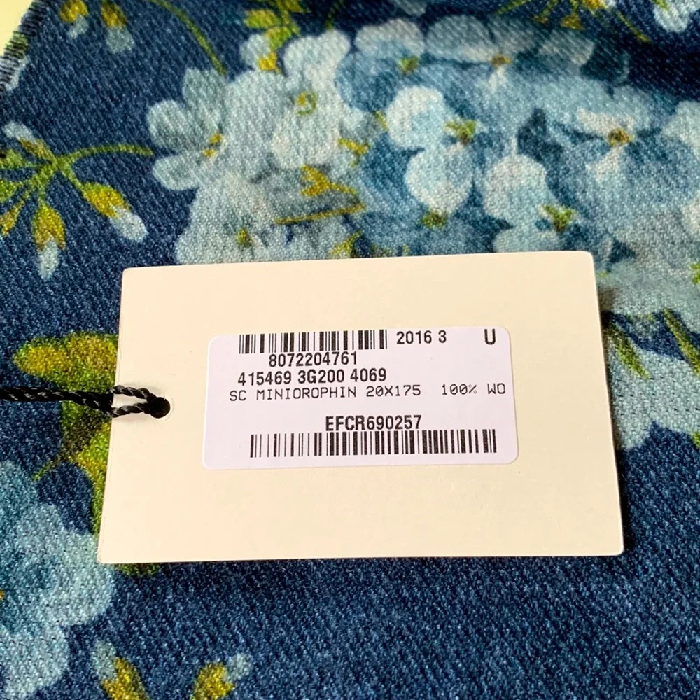 🪻 New Authentic Gucci Reversible Floral Wool Scarf